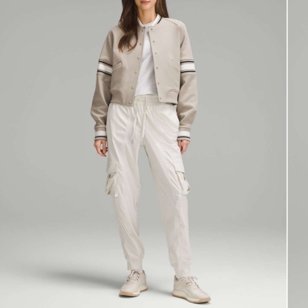 NWT Lululemon Dance Studio Jogger in Bone Sz Small